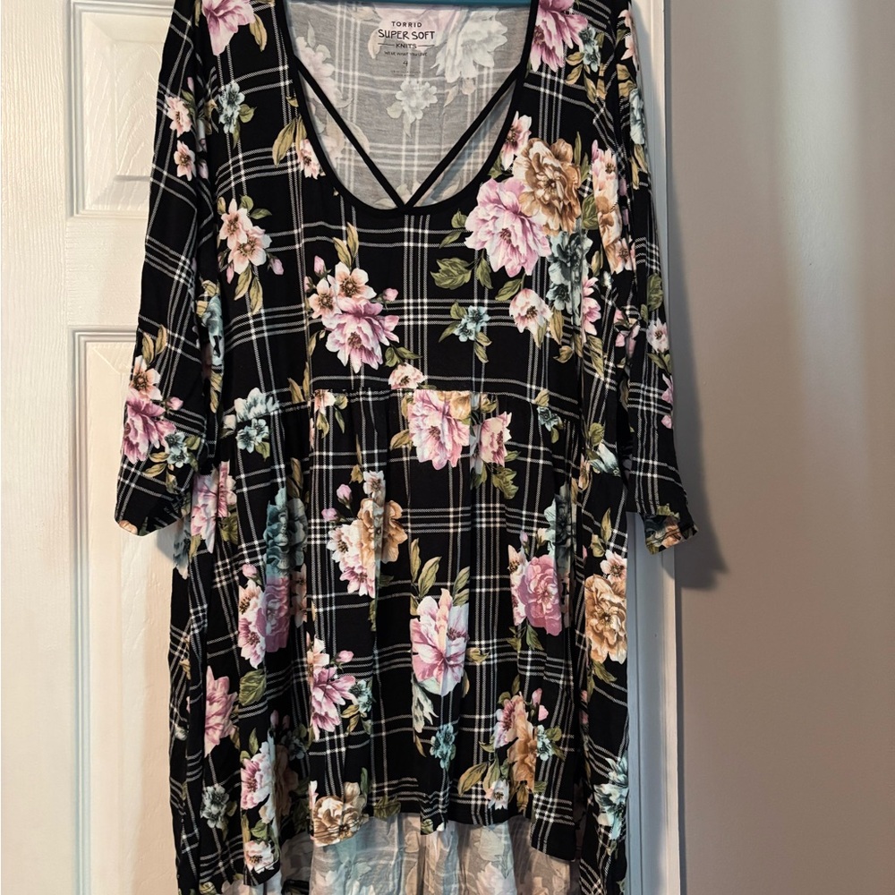 Torrid Black Floral Plaid Tunic Top